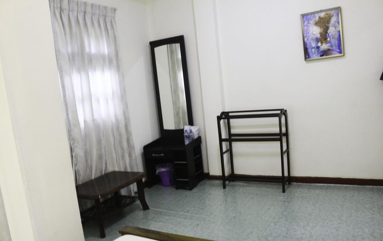 Yoho Travellers Residence Kandy Extérieur photo
