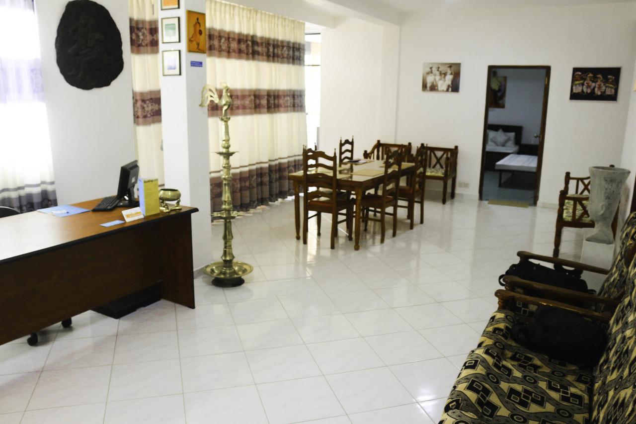 Yoho Travellers Residence Kandy Extérieur photo