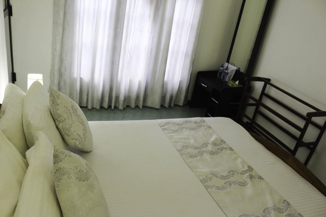 Yoho Travellers Residence Kandy Extérieur photo