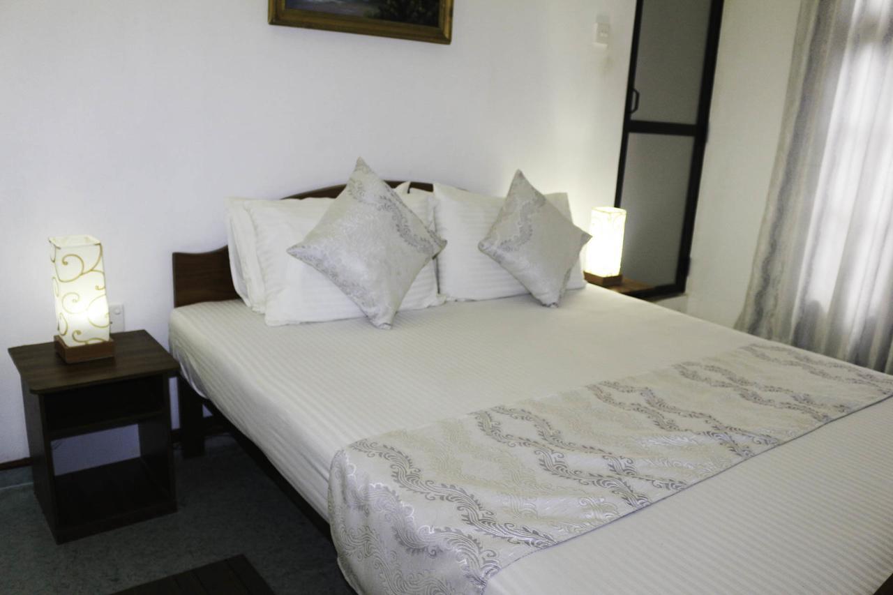 Yoho Travellers Residence Kandy Extérieur photo