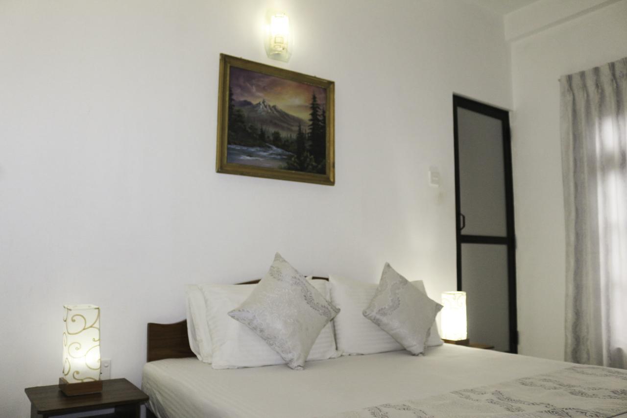 Yoho Travellers Residence Kandy Extérieur photo