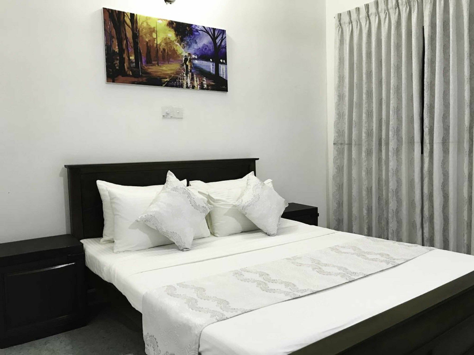 Yoho Travellers Residence Kandy Extérieur photo